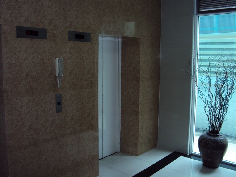 Aryan Suites Hotel Bangkok Exterior foto